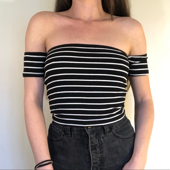 ❤️SOLD❤️Striped Off Shoulder Crop Top - Picture 2 of 6